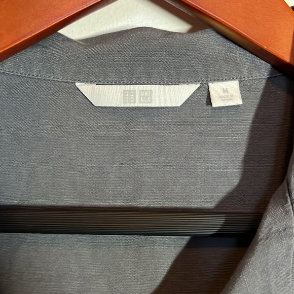 Uniqlo Collared Button Down Top - Picture 2 of 3